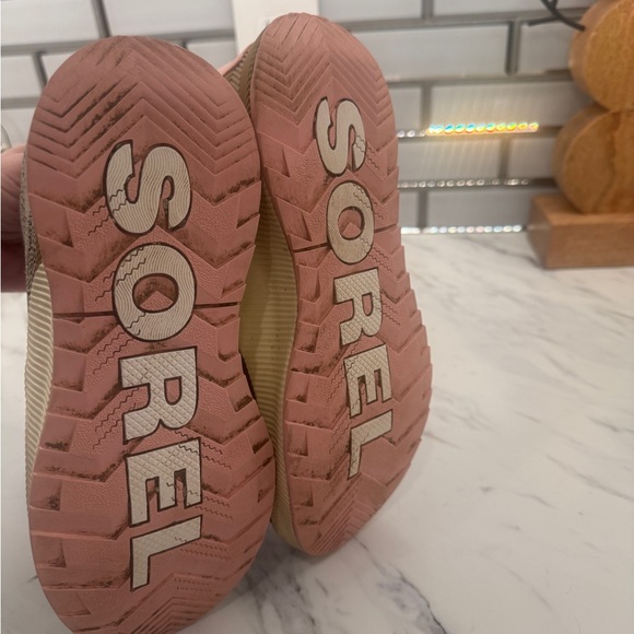 Kids Sorel boots - Picture 3 of 7